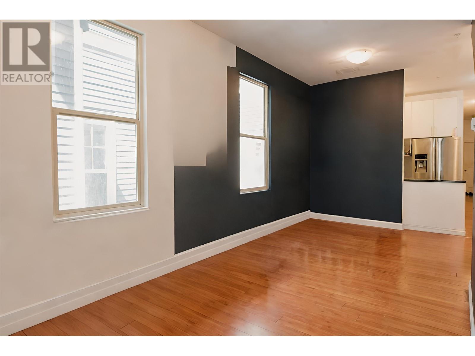 923-925 E Broadway, Vancouver, British Columbia  V5T 1Y3 - Photo 4 - R2938763