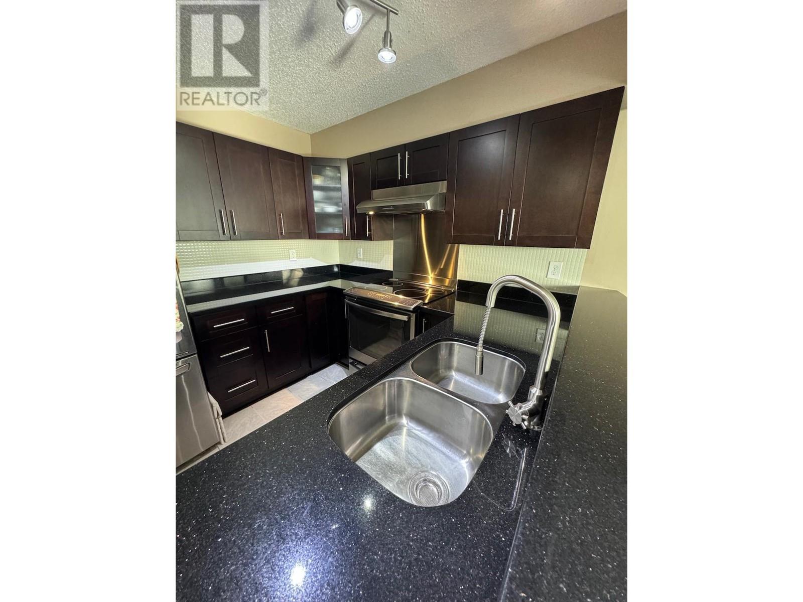 Listing Picture 7 of 28 : 803 7321 HALIFAX STREET, Burnaby / 本拿比 - 魯藝地產 Yvonne Lu Group - MLS Medallion Club Member