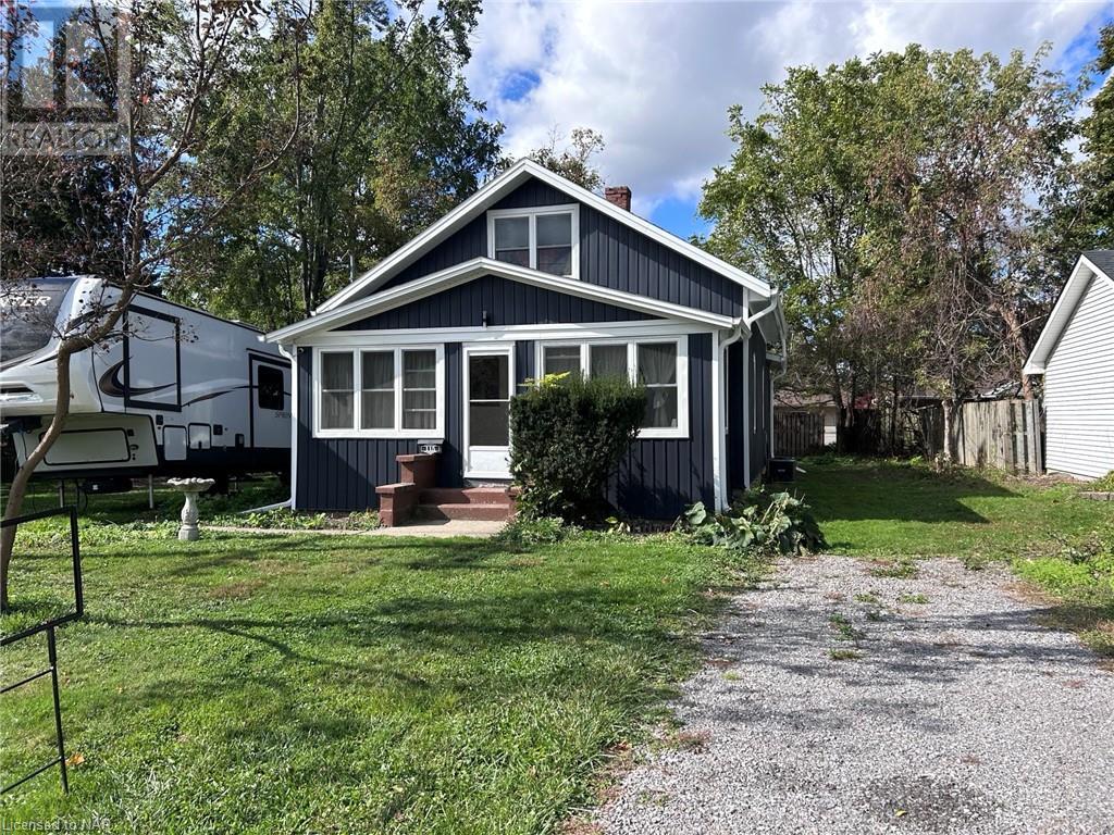 115 Ridgeway RoadFort Erie (337 - Crystal Beach), Ontario  L0S 1B0 - Photo 1 - X9767567