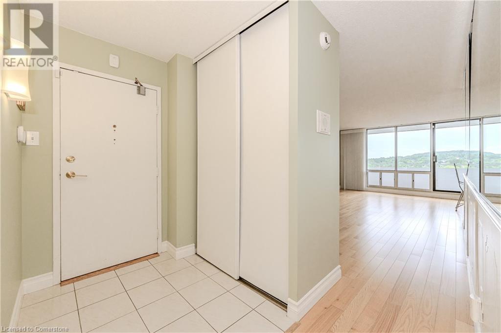 2055 Upper Middle Road Unit# 1008, Burlington, Ontario  L7P 3P4 - Photo 5 - 40667902