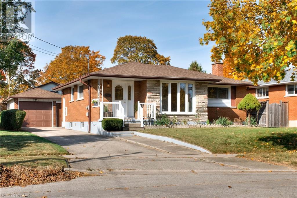 17 Kara Lee Court, Guelph, Ontario  N1E 4P3 - Photo 4 - 40667772