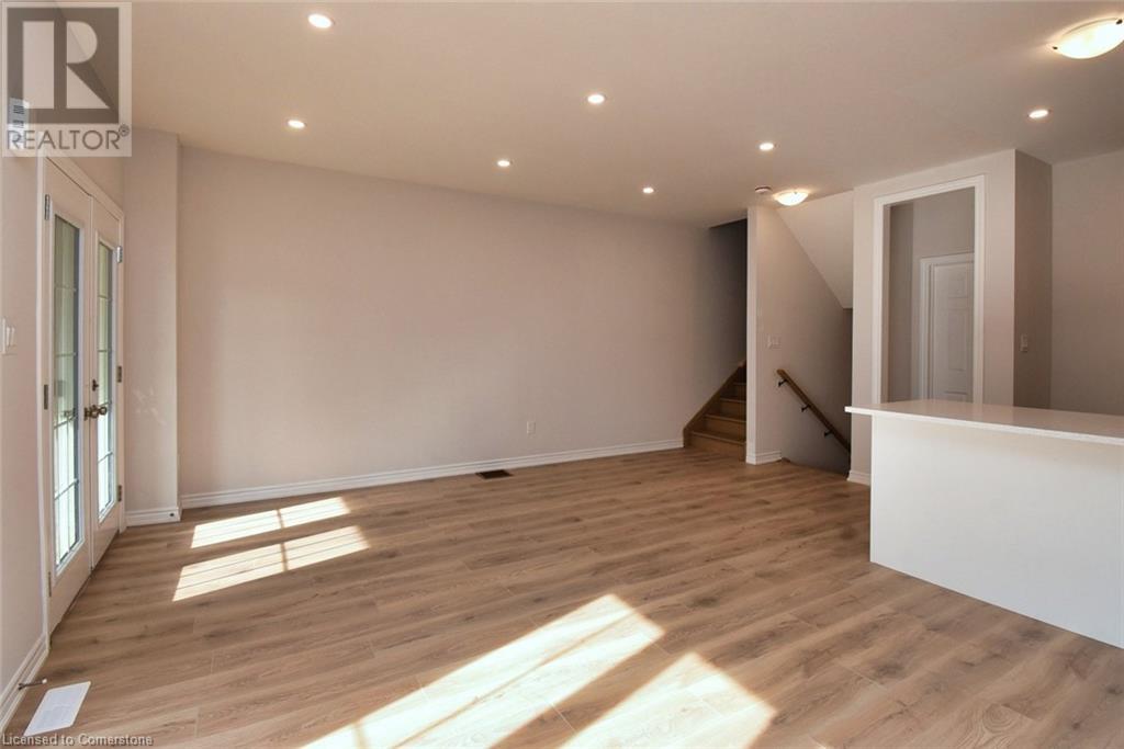 677 Park Road N Unit# 143, Brantford, Ontario  N3R 0A2 - Photo 7 - 40669076