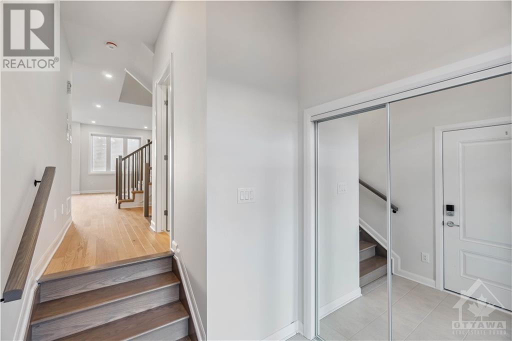 302 Elsie Macgill Walk, Ottawa, Ontario  K2W 0L1 - Photo 3 - X9520953