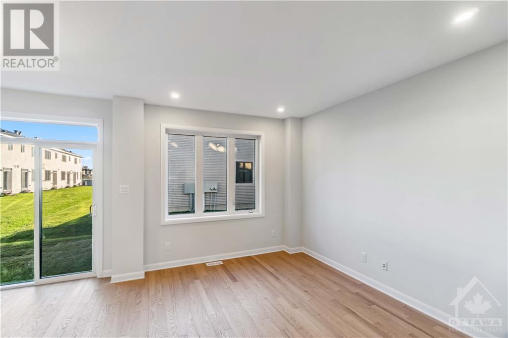 302 Elsie Macgill Walk, Ottawa, Ontario  K2W 0L1 - Photo 5 - X9520953