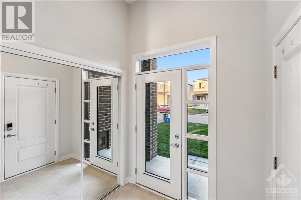302 Elsie Macgill Walk, Ottawa, Ontario  K2W 0L1 - Photo 2 - X9520953