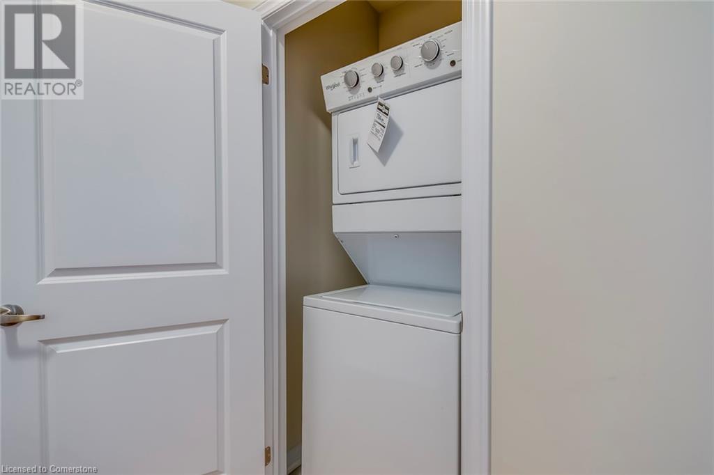 2086 Fairmont Common, Burlington, Ontario  L7P 0V8 - Photo 16 - 40666853