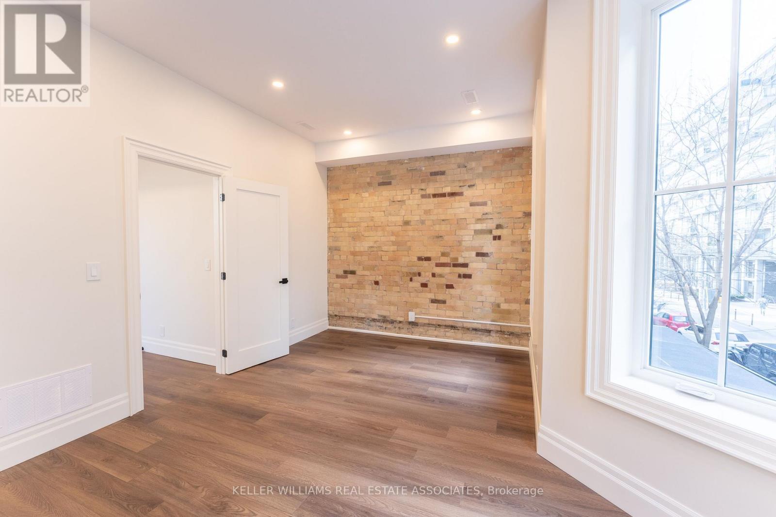 Second - 56 Stewart Street, Toronto, Ontario  M5V 1H6 - Photo 10 - C9042108