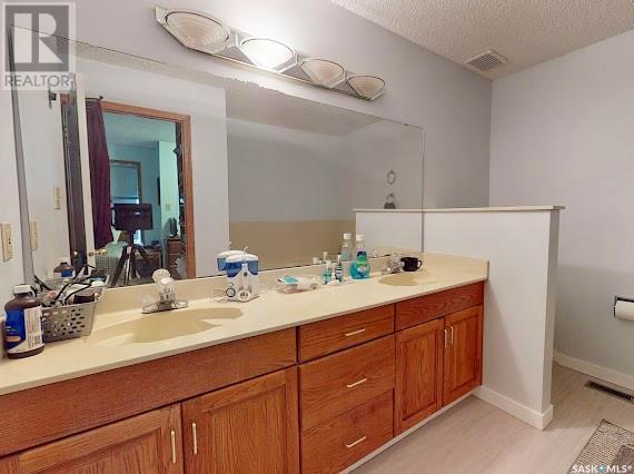 26 2338 Assiniboine Avenue E, Regina, Saskatchewan  S4V 2G2 - Photo 18 - SK986737