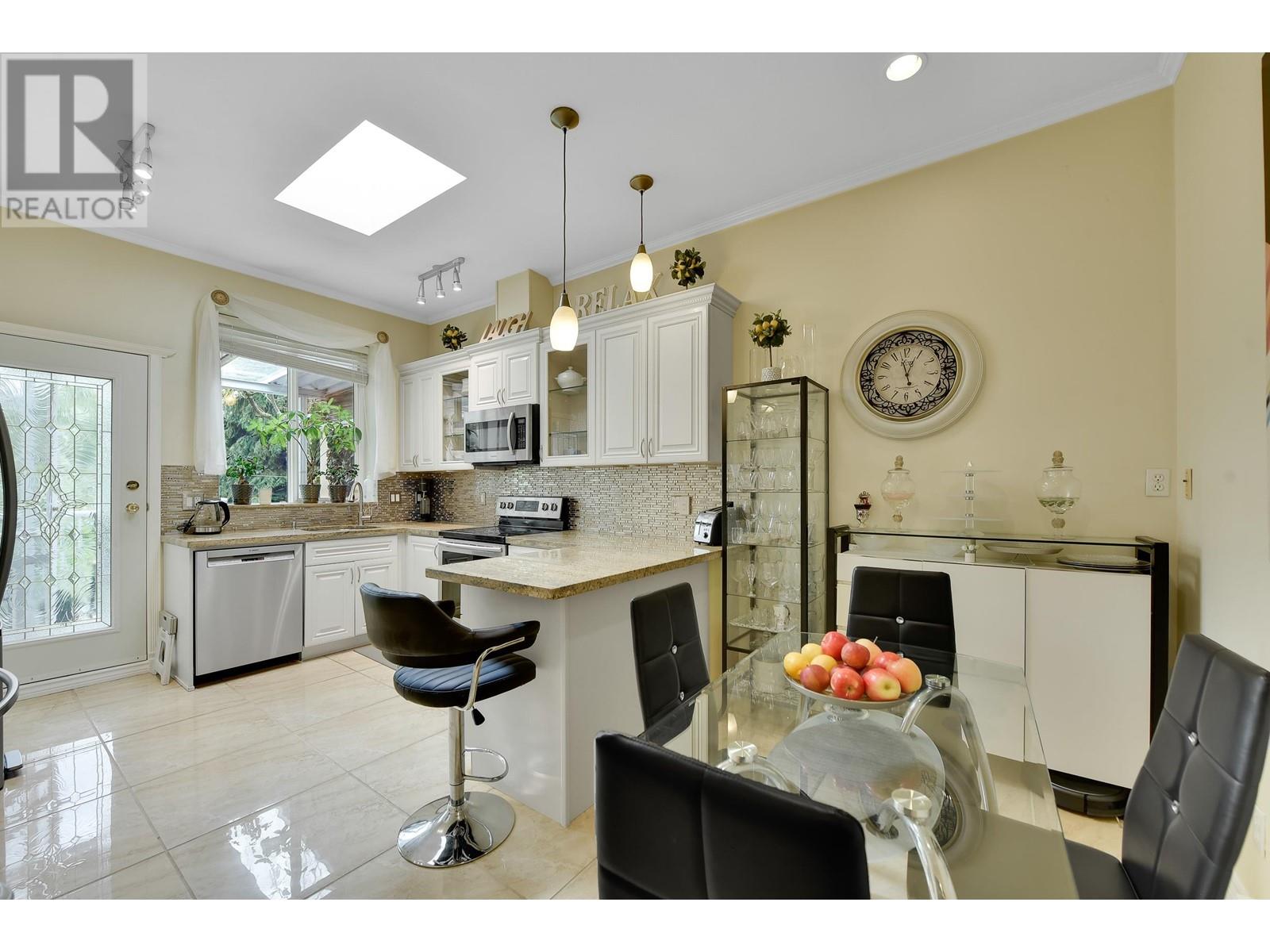 7548 12th Avenue, Burnaby, British Columbia  V3N 2K1 - Photo 11 - R2938837