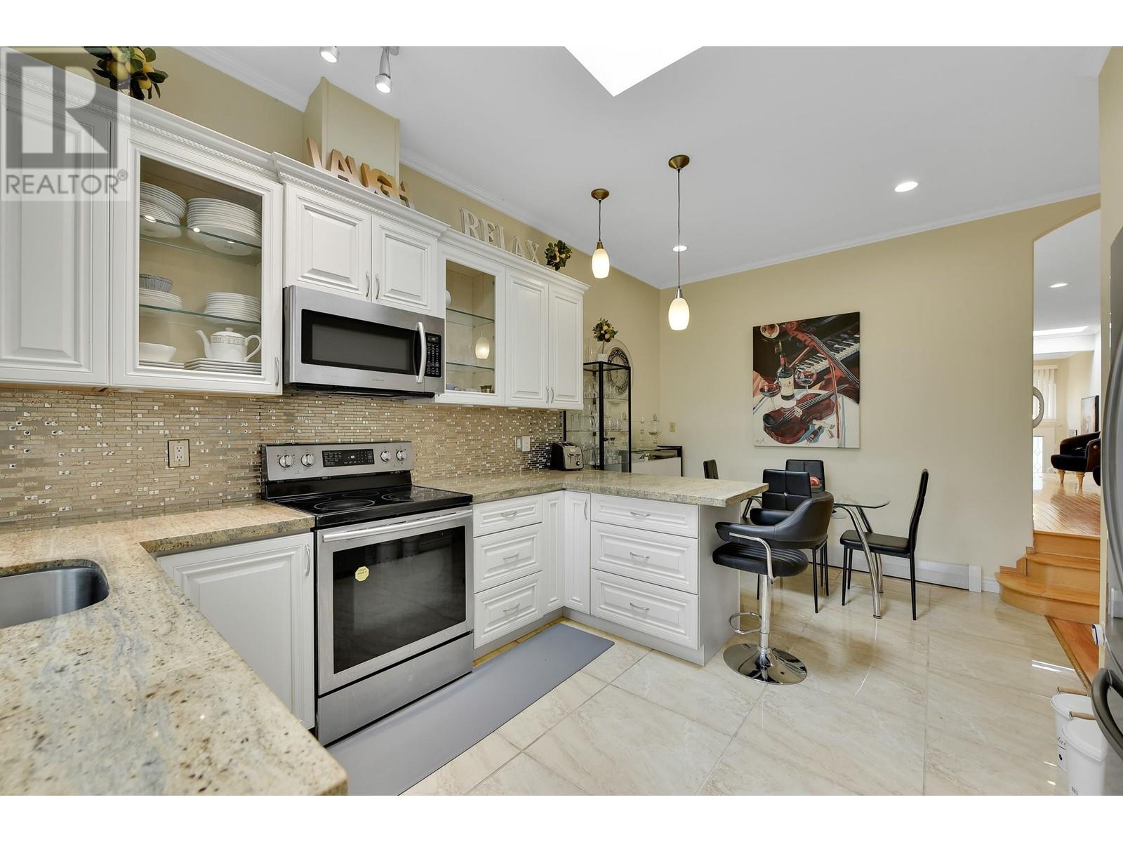 7548 12th Avenue, Burnaby, British Columbia  V3N 2K1 - Photo 12 - R2938837