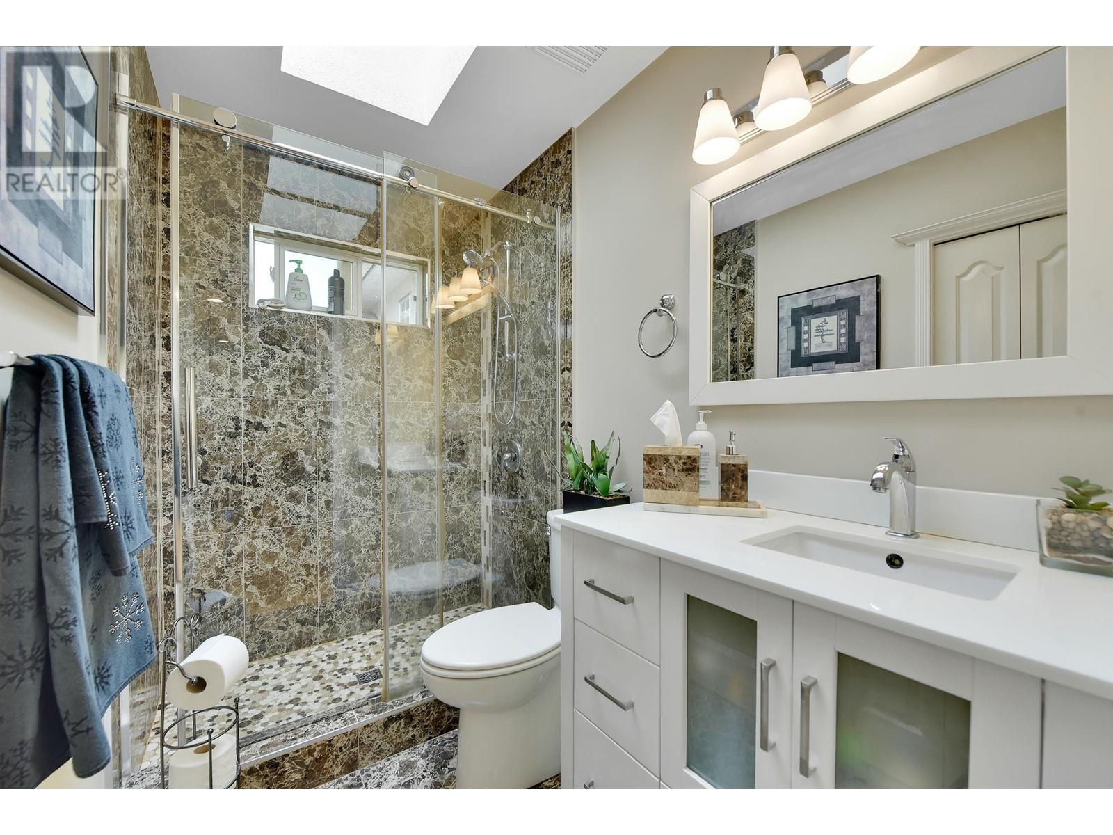 7548 12th Avenue, Burnaby, British Columbia  V3N 2K1 - Photo 17 - R2938837