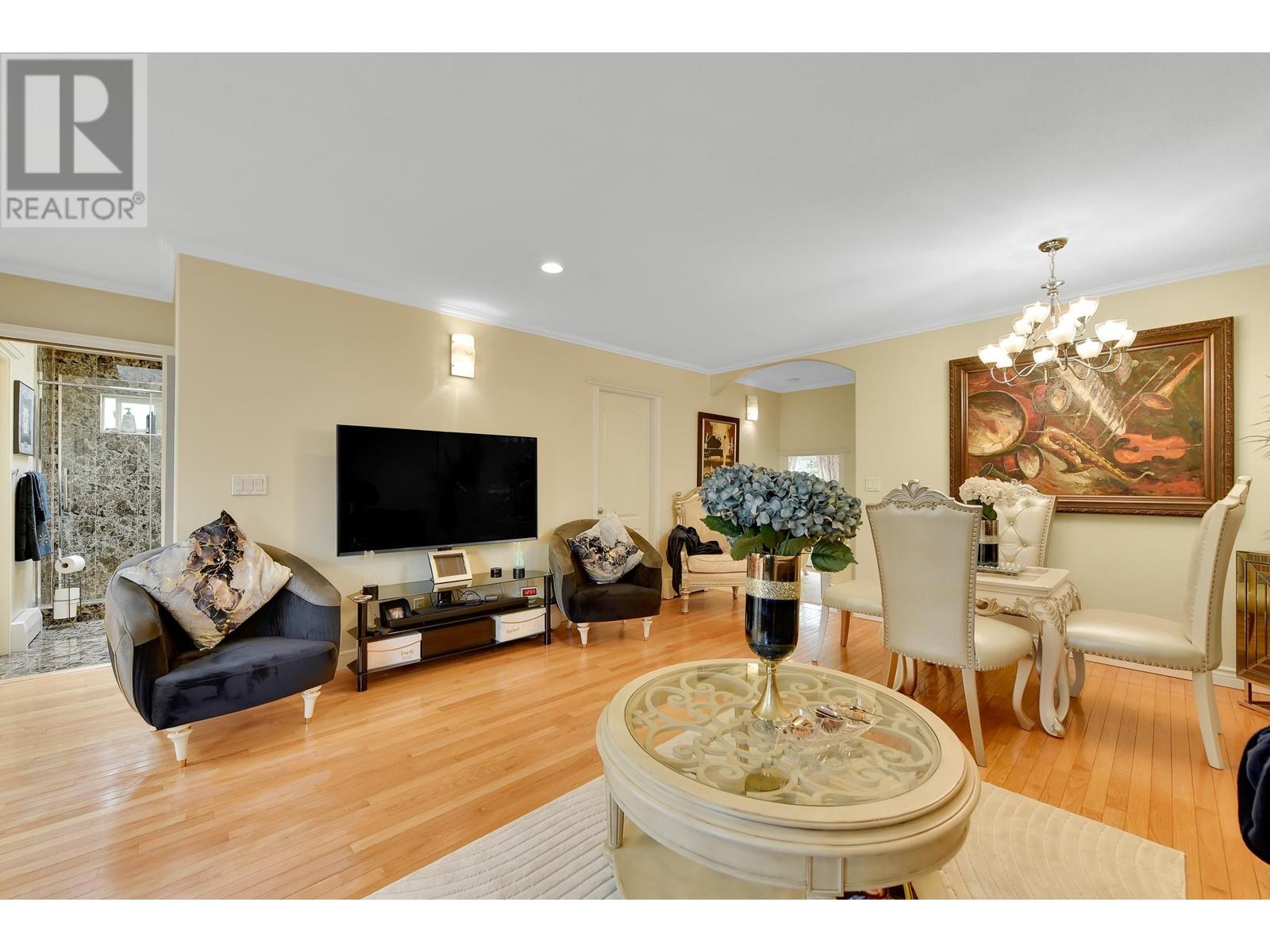 7548 12th Avenue, Burnaby, British Columbia  V3N 2K1 - Photo 2 - R2938837