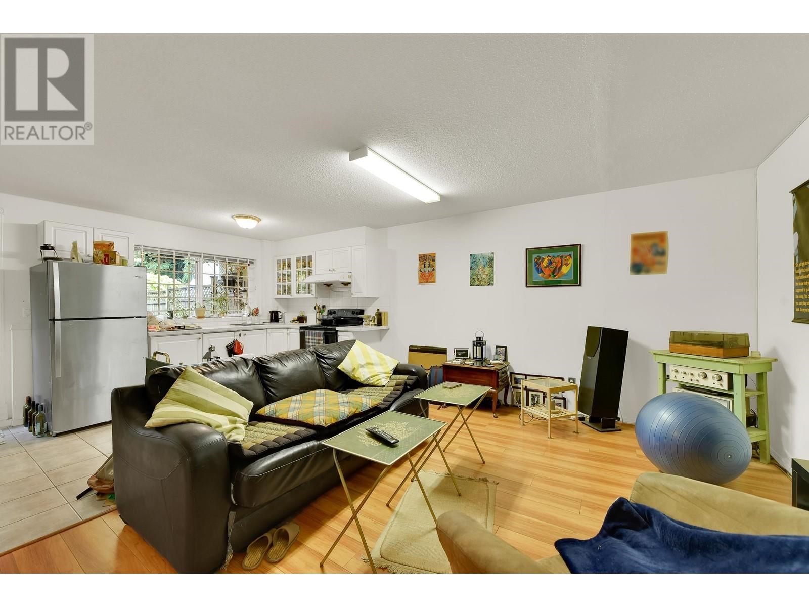 7548 12th Avenue, Burnaby, British Columbia  V3N 2K1 - Photo 25 - R2938837