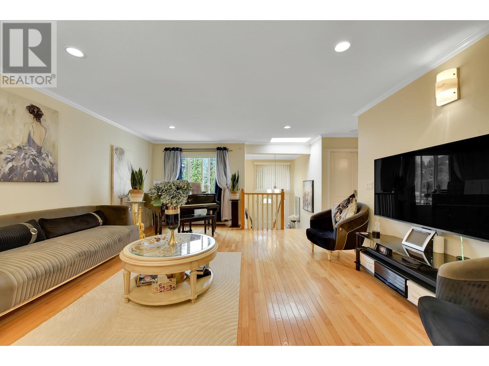 7548 12th Avenue, Burnaby, British Columbia  V3N 2K1 - Photo 5 - R2938837