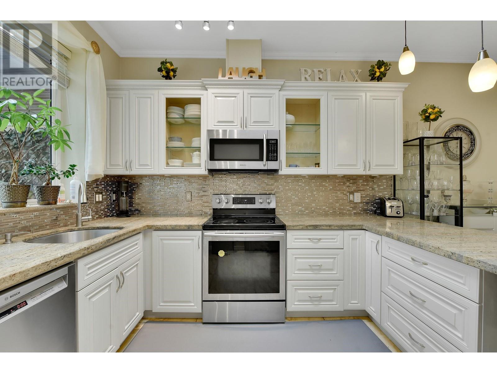 7548 12th Avenue, Burnaby, British Columbia  V3N 2K1 - Photo 9 - R2938837