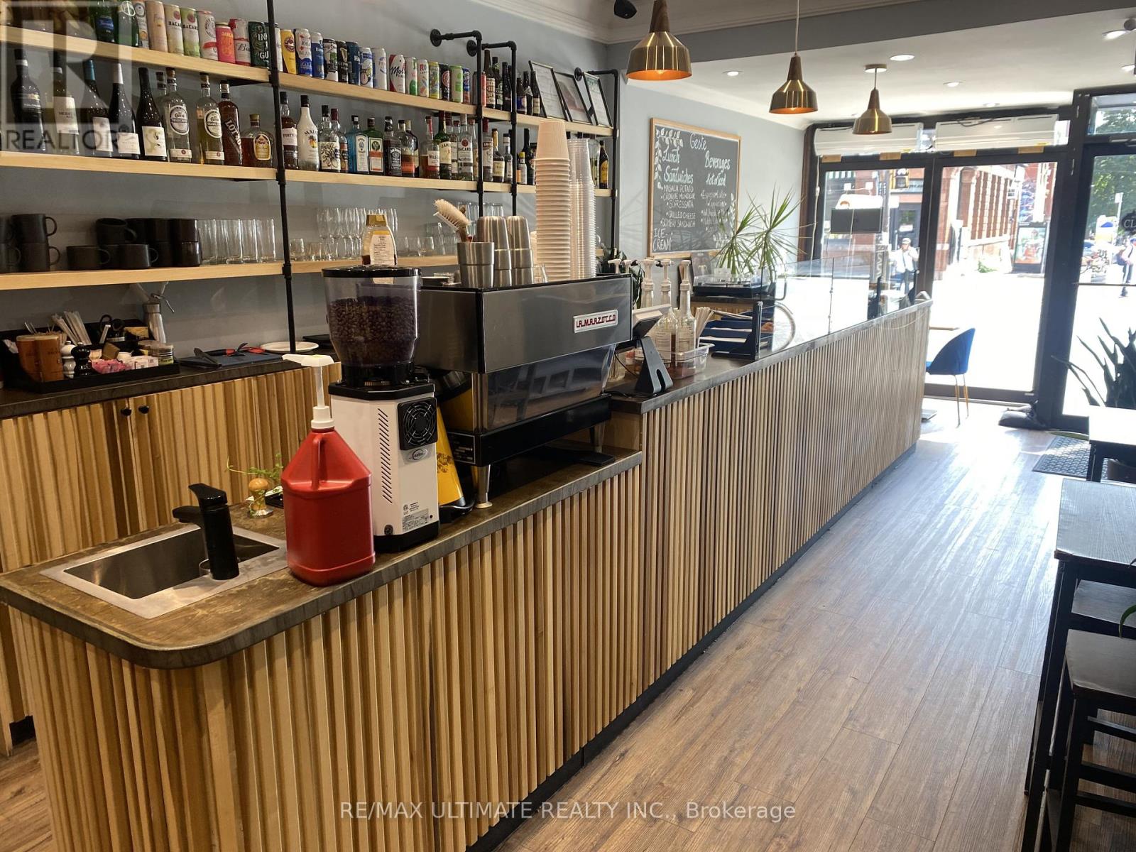Property at 506 QUEEN STREET W image 1
