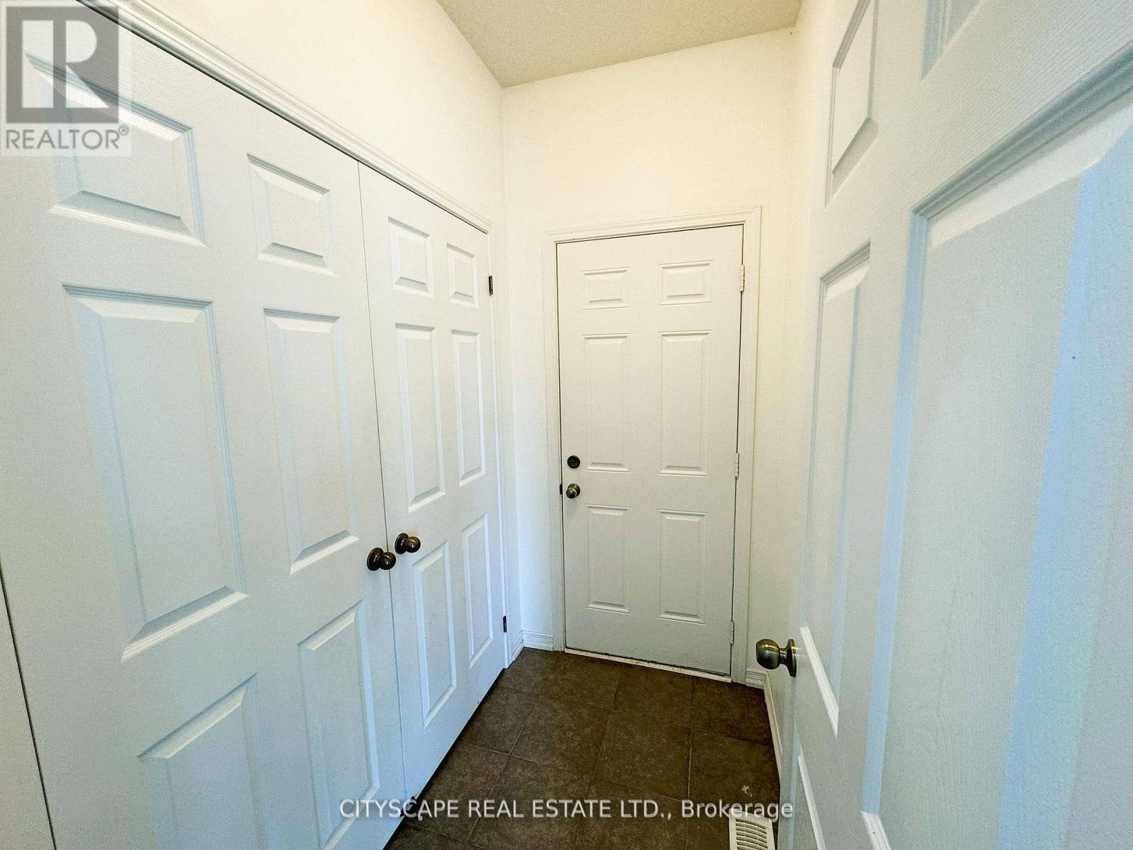 7646 Goldenrod Trail, Niagara Falls, Ontario  L2H 0K4 - Photo 11 - X9511428