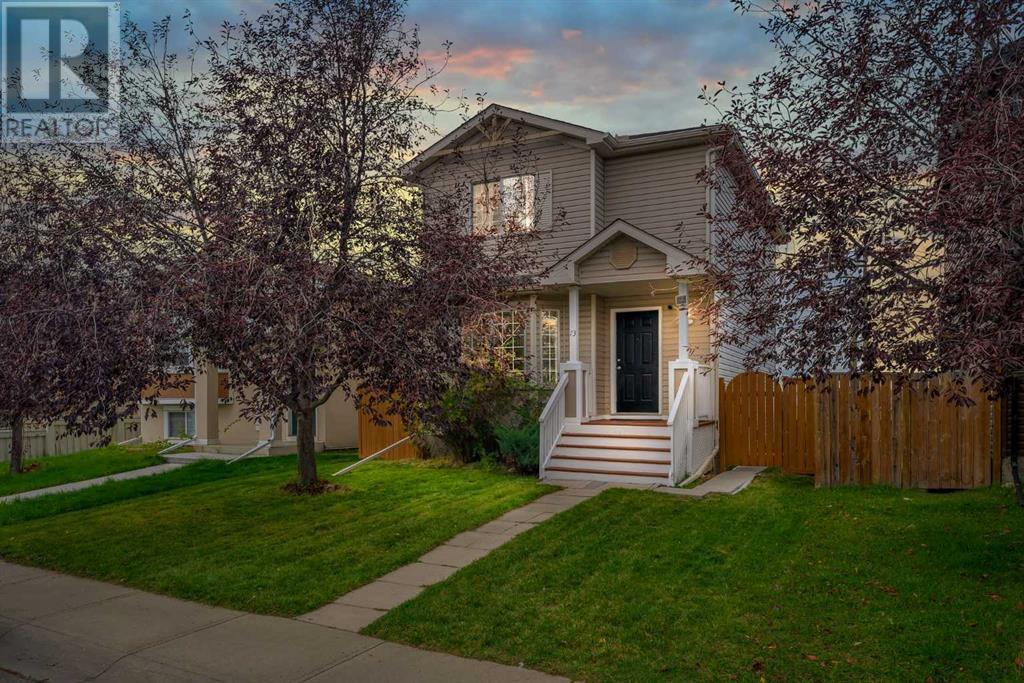 73 Martinvalley Crescent NE, calgary, Alberta