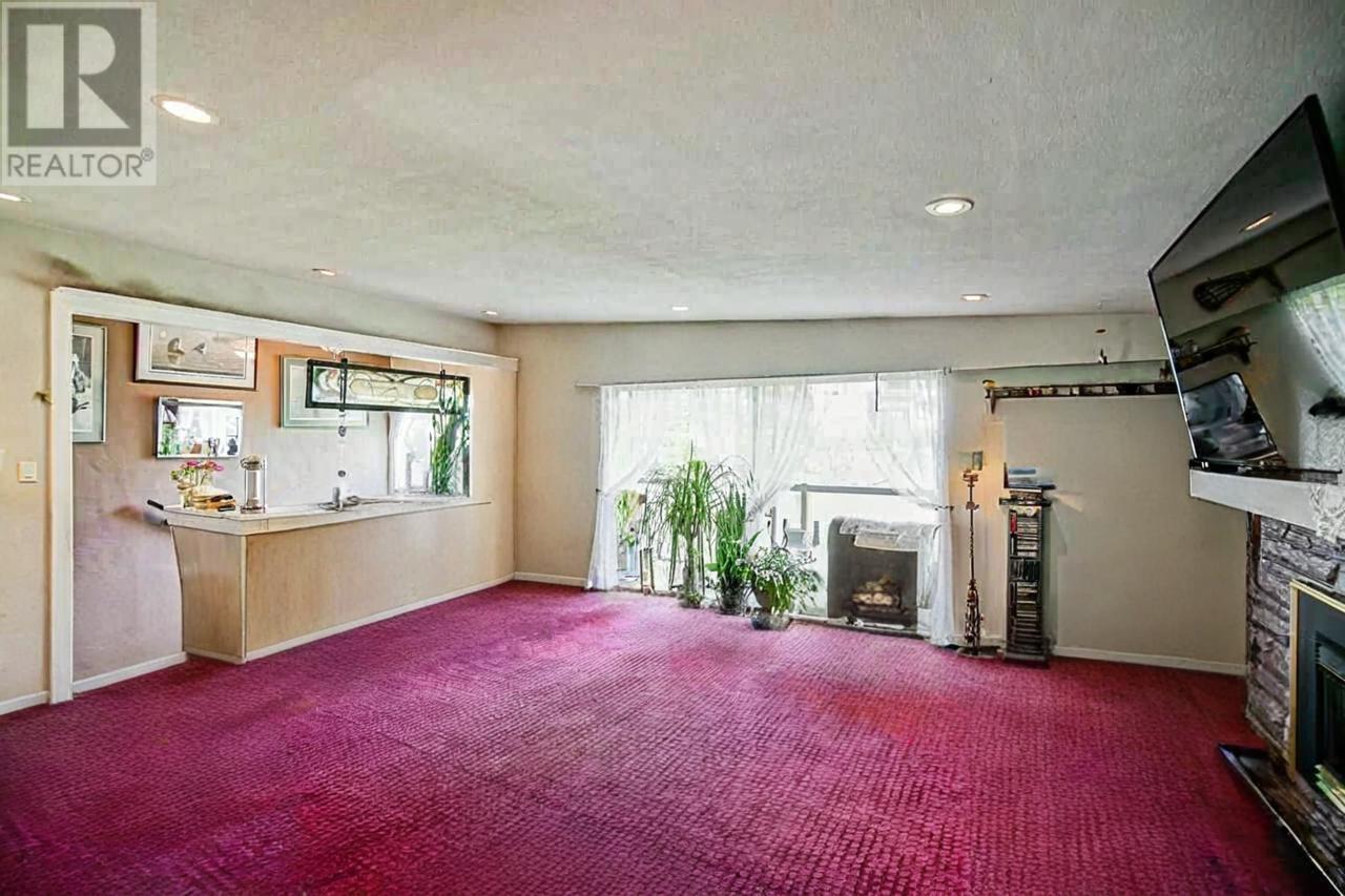 Listing Picture 4 of 20 : 4372 GRETA STREET, Burnaby / 本拿比 - 魯藝地產 Yvonne Lu Group - MLS Medallion Club Member