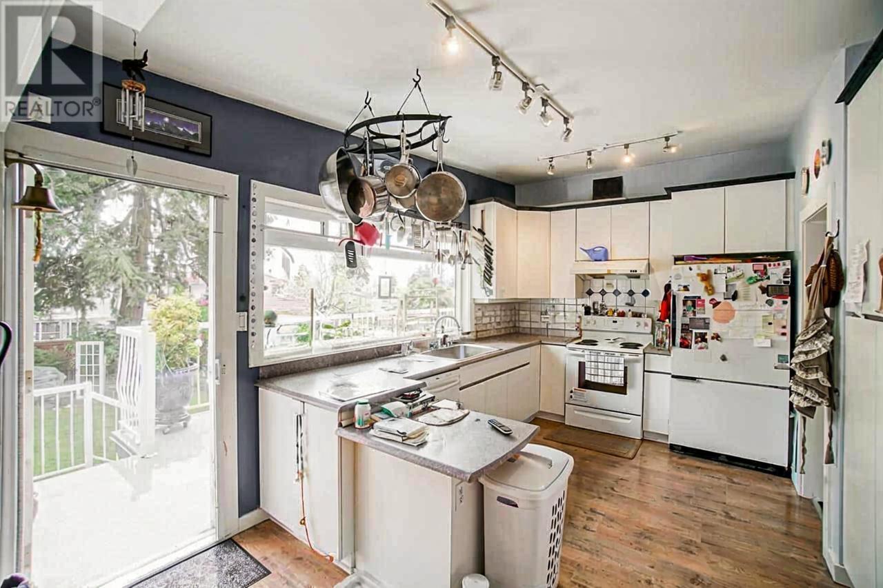 Listing Picture 7 of 20 : 4372 GRETA STREET, Burnaby / 本拿比 - 魯藝地產 Yvonne Lu Group - MLS Medallion Club Member