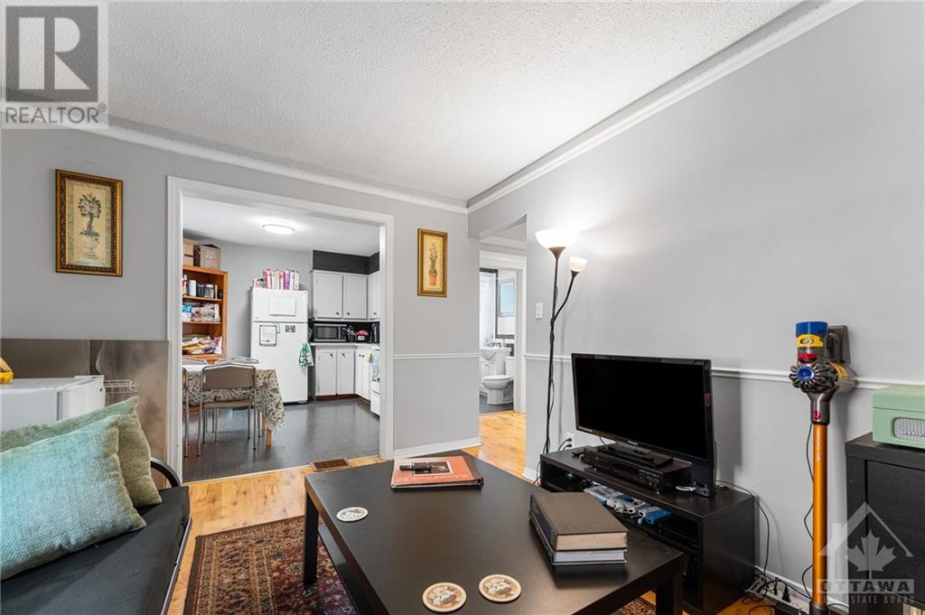 114 Barrette StreetOttawa, Ontario  K1L 8A1 - Photo 11 - X9524203