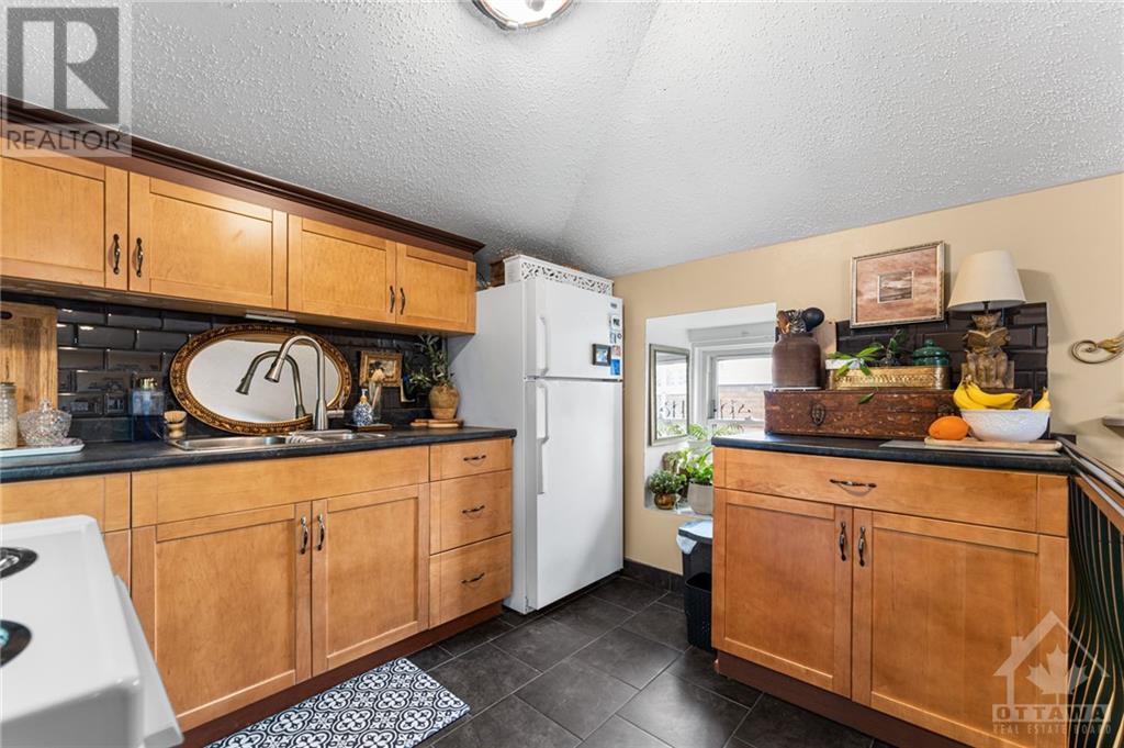 114 Barrette StreetOttawa, Ontario  K1L 8A1 - Photo 16 - X9524203