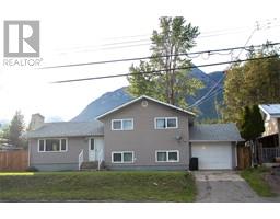 751 FORDING Drive, elkford, British Columbia