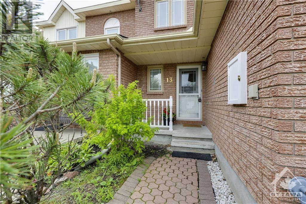 13 Harrington Court, Kanata, Ontario  K2K 2S7 - Photo 2 - 1417655