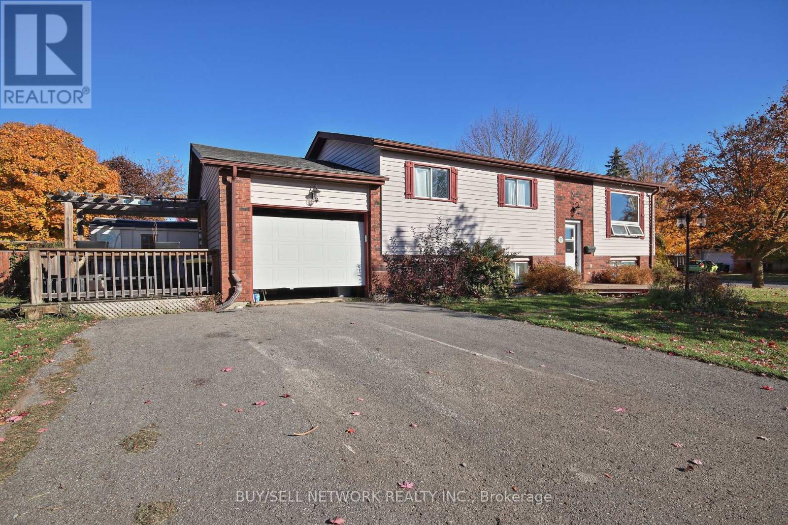 329 Middlefield Road, Peterborough, Ontario  K9J 8K3 - Photo 2 - X9511848