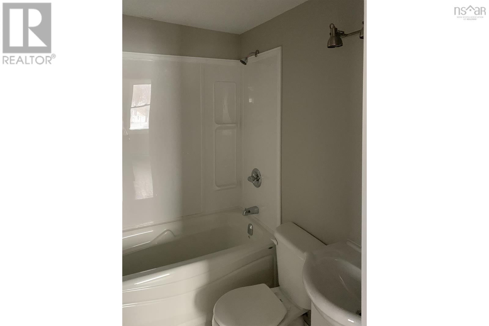 296-300 Main Street, Middleton, Nova Scotia  B0S 1P0 - Photo 12 - 202425417