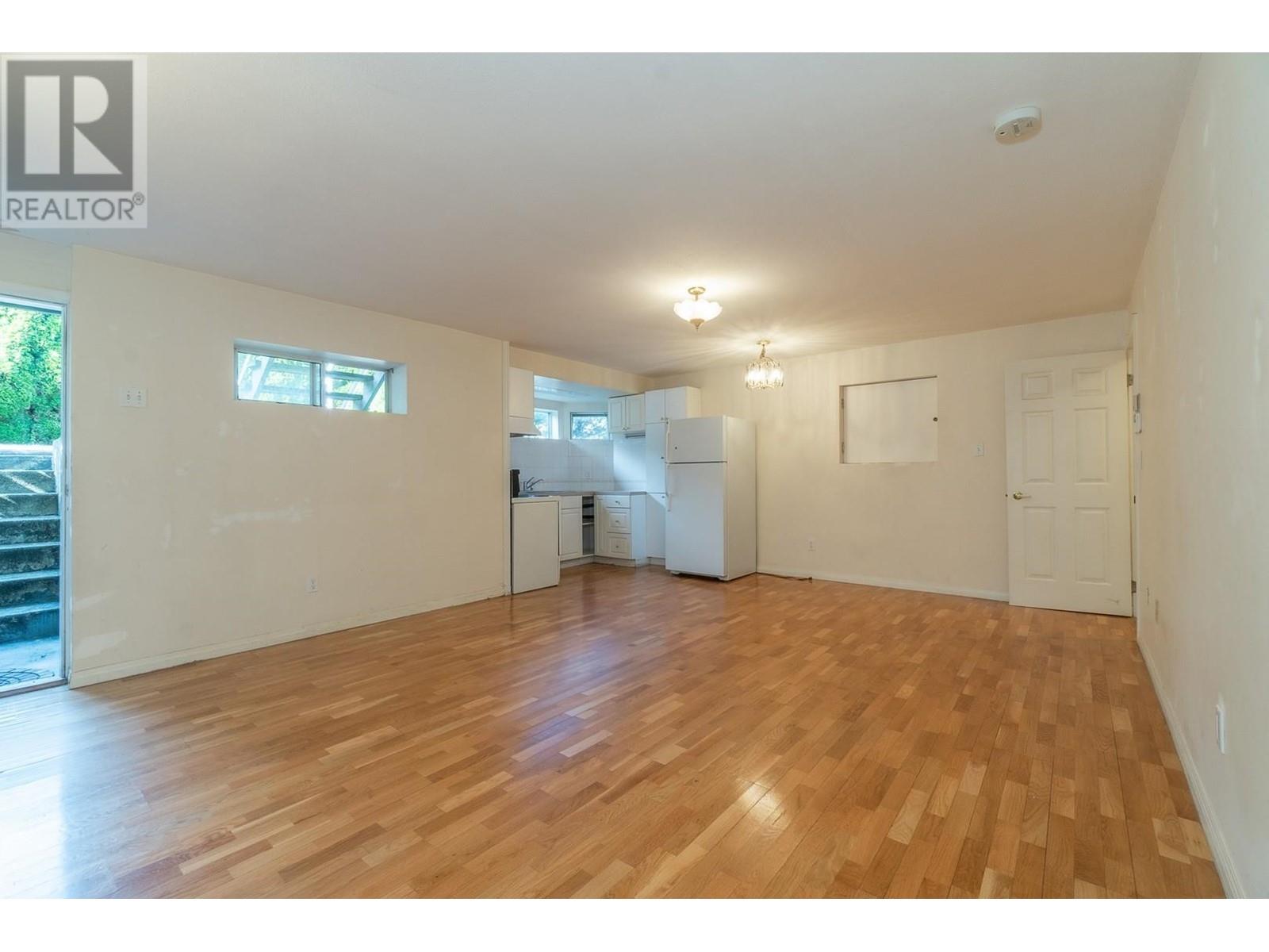 6865 Grant Place, Burnaby, British Columbia  V5B 4X4 - Photo 29 - R2938823