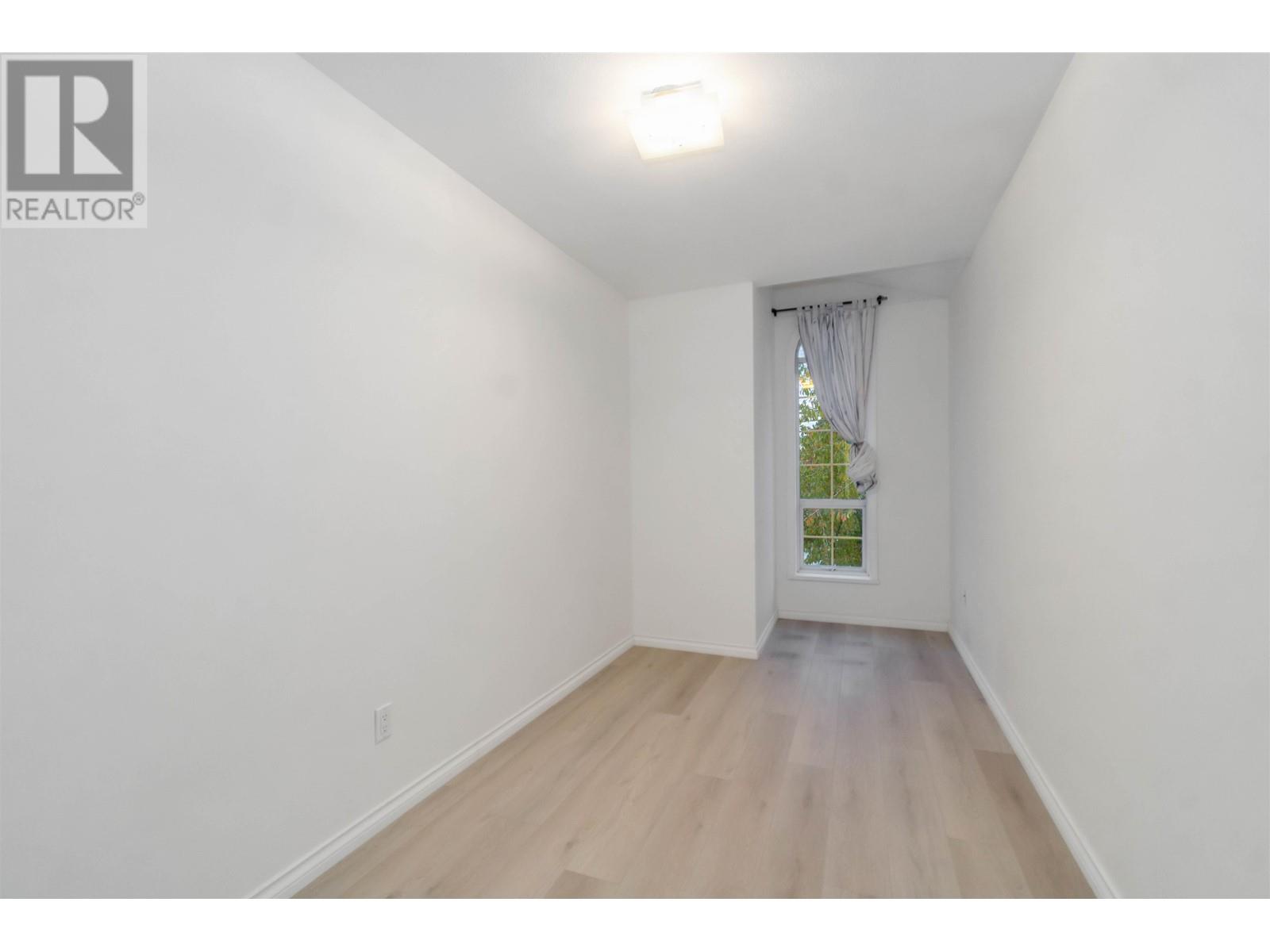 Listing Picture 32 of 40 : 5371 BLUNDELL ROAD, Richmond / 烈治文 - 魯藝地產 Yvonne Lu Group - MLS Medallion Club Member