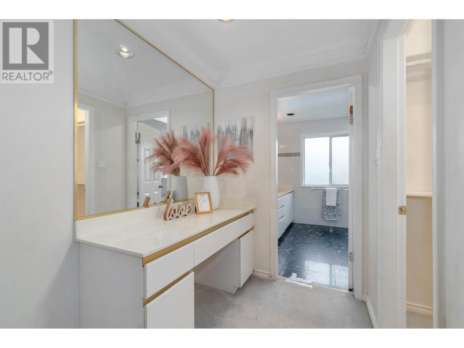 Listing Picture 22 of 40 : 5371 BLUNDELL ROAD, Richmond / 烈治文 - 魯藝地產 Yvonne Lu Group - MLS Medallion Club Member