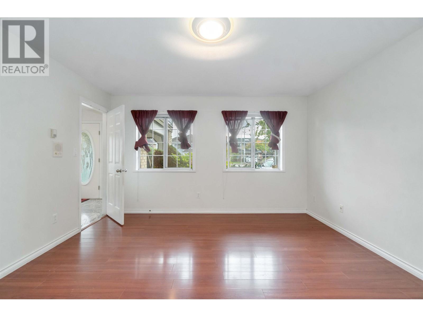 Listing Picture 20 of 40 : 5371 BLUNDELL ROAD, Richmond / 烈治文 - 魯藝地產 Yvonne Lu Group - MLS Medallion Club Member