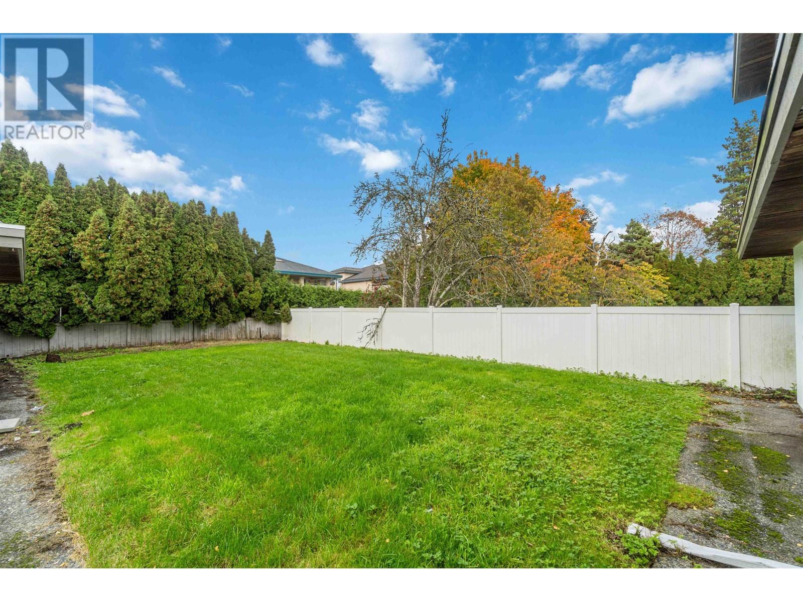 Listing Picture 40 of 40 : 5371 BLUNDELL ROAD, Richmond / 烈治文 - 魯藝地產 Yvonne Lu Group - MLS Medallion Club Member