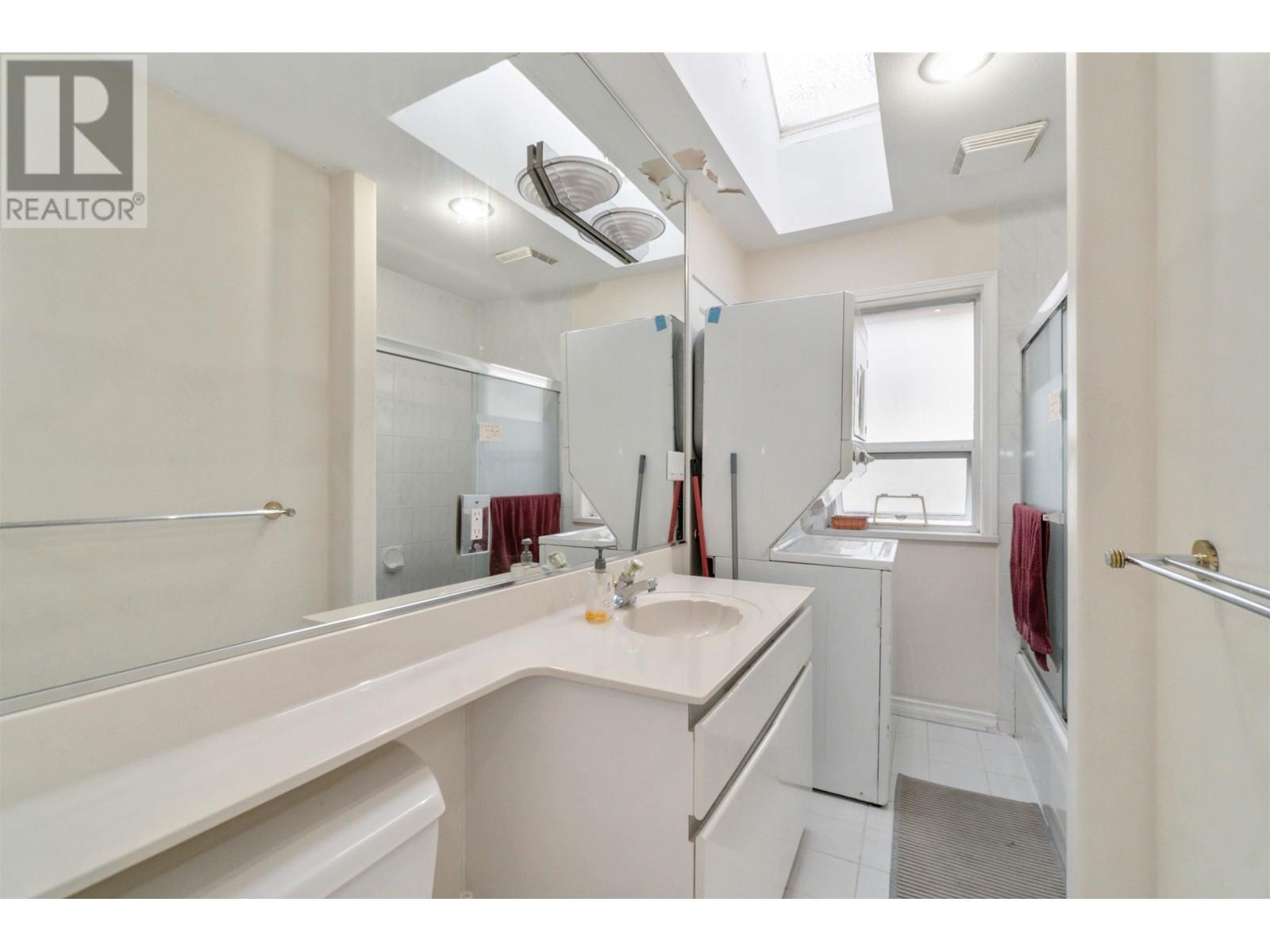 Listing Picture 28 of 40 : 5371 BLUNDELL ROAD, Richmond / 烈治文 - 魯藝地產 Yvonne Lu Group - MLS Medallion Club Member