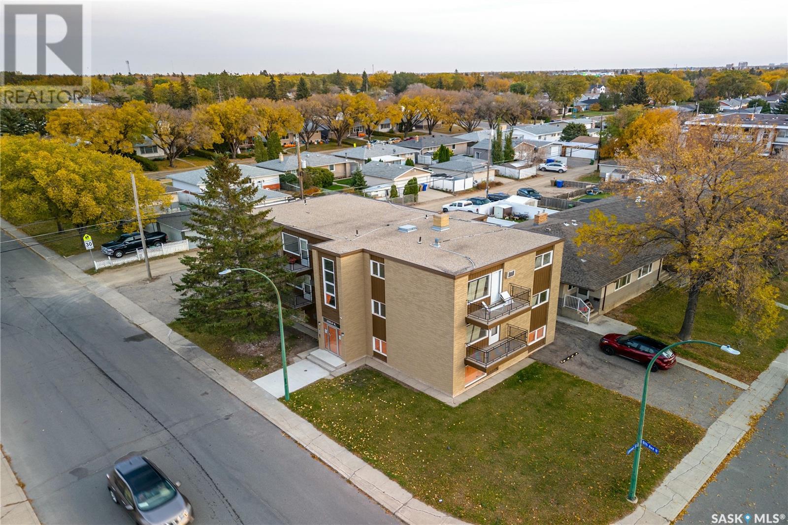 2235 8th Avenue N, Regina, Saskatchewan  S4R 0G9 - Photo 2 - SK986907