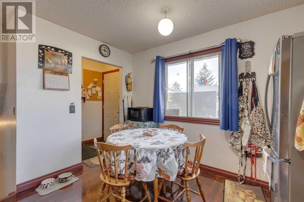 32 Castleridge Close Ne, Calgary, Alberta  T3J 1Y9 - Photo 5 - A2174287