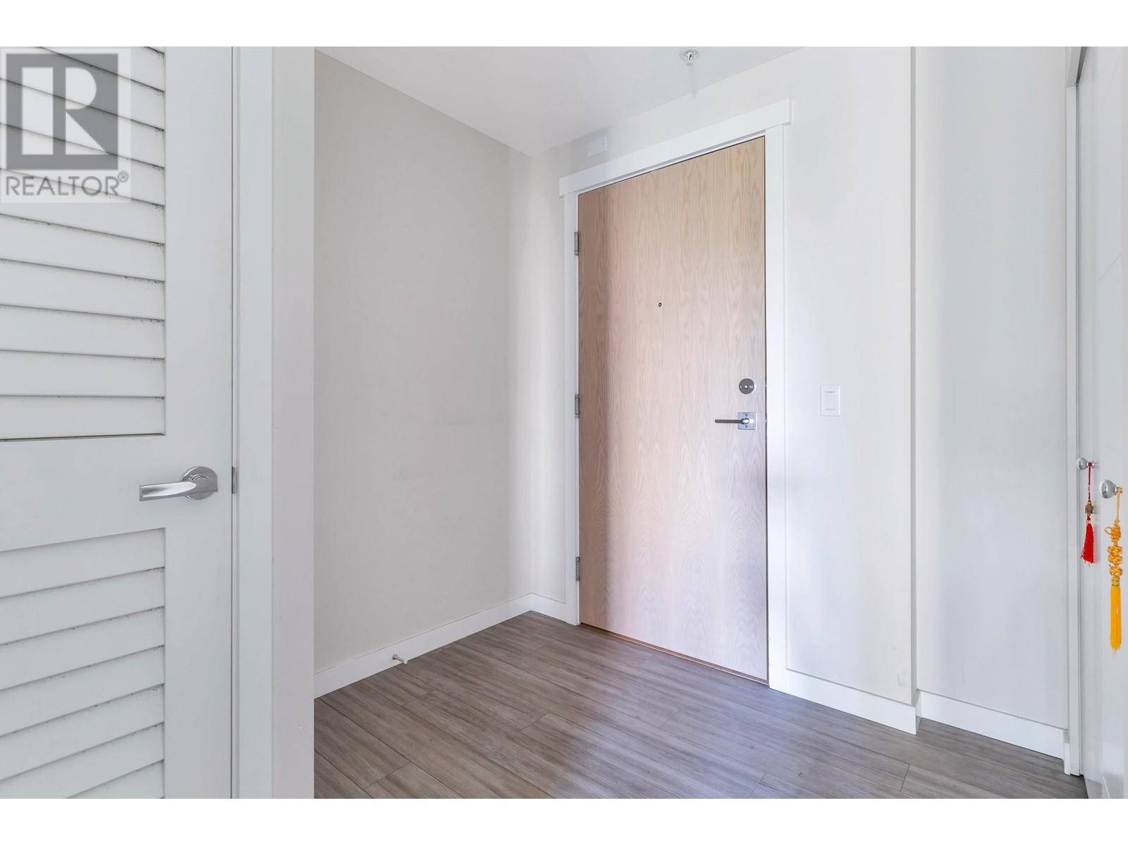 Listing Picture 4 of 40 : 214 9233 ODLIN ROAD, Richmond / 烈治文 - 魯藝地產 Yvonne Lu Group - MLS Medallion Club Member