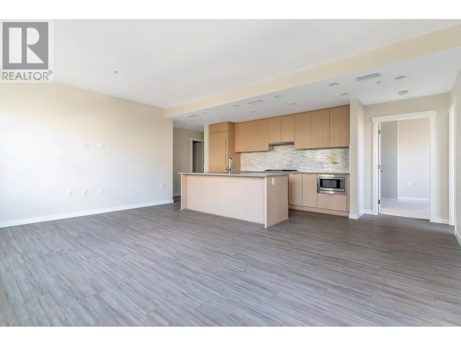 Listing Picture 10 of 40 : 214 9233 ODLIN ROAD, Richmond / 烈治文 - 魯藝地產 Yvonne Lu Group - MLS Medallion Club Member