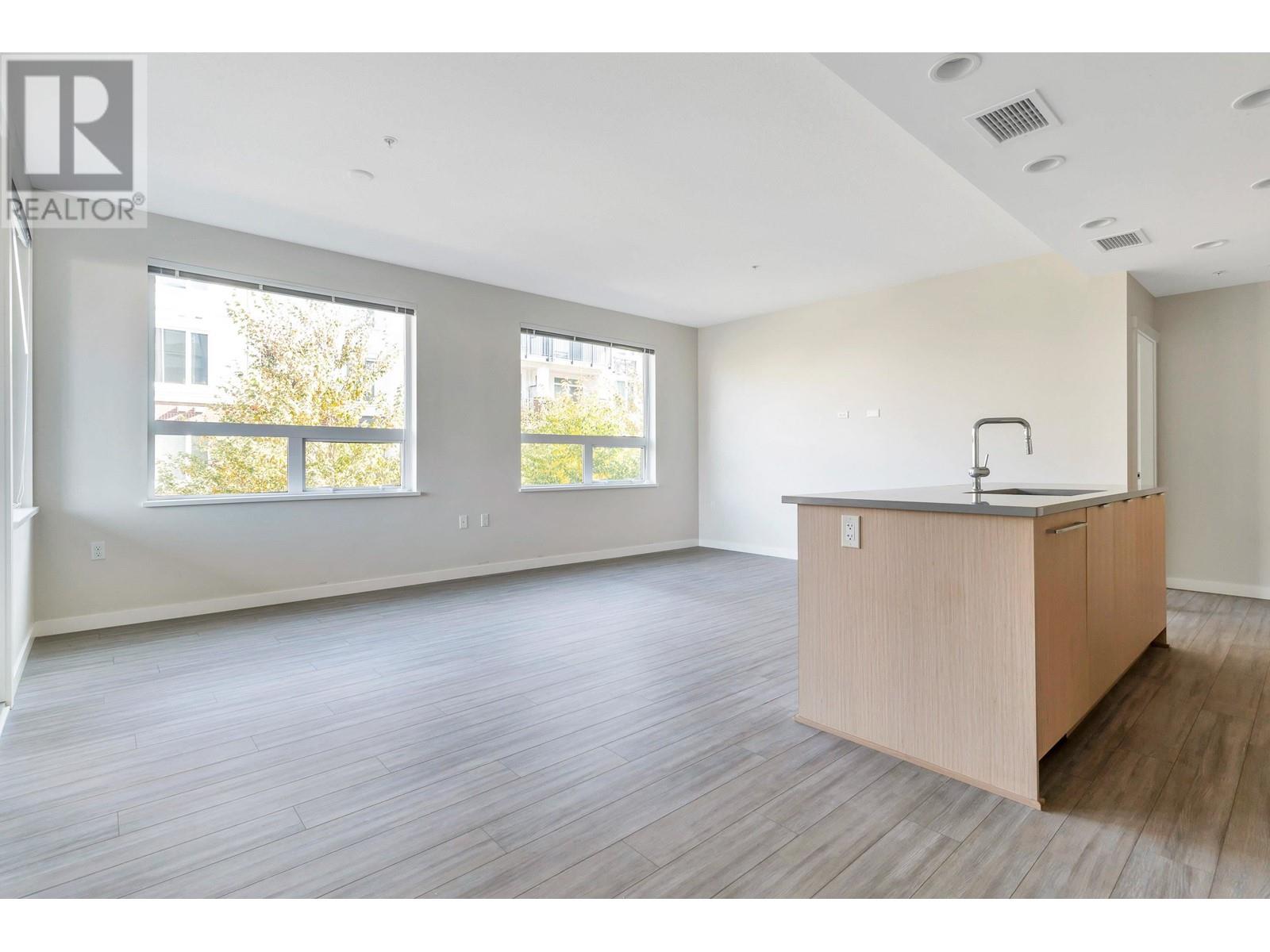 Listing Picture 11 of 40 : 214 9233 ODLIN ROAD, Richmond / 烈治文 - 魯藝地產 Yvonne Lu Group - MLS Medallion Club Member