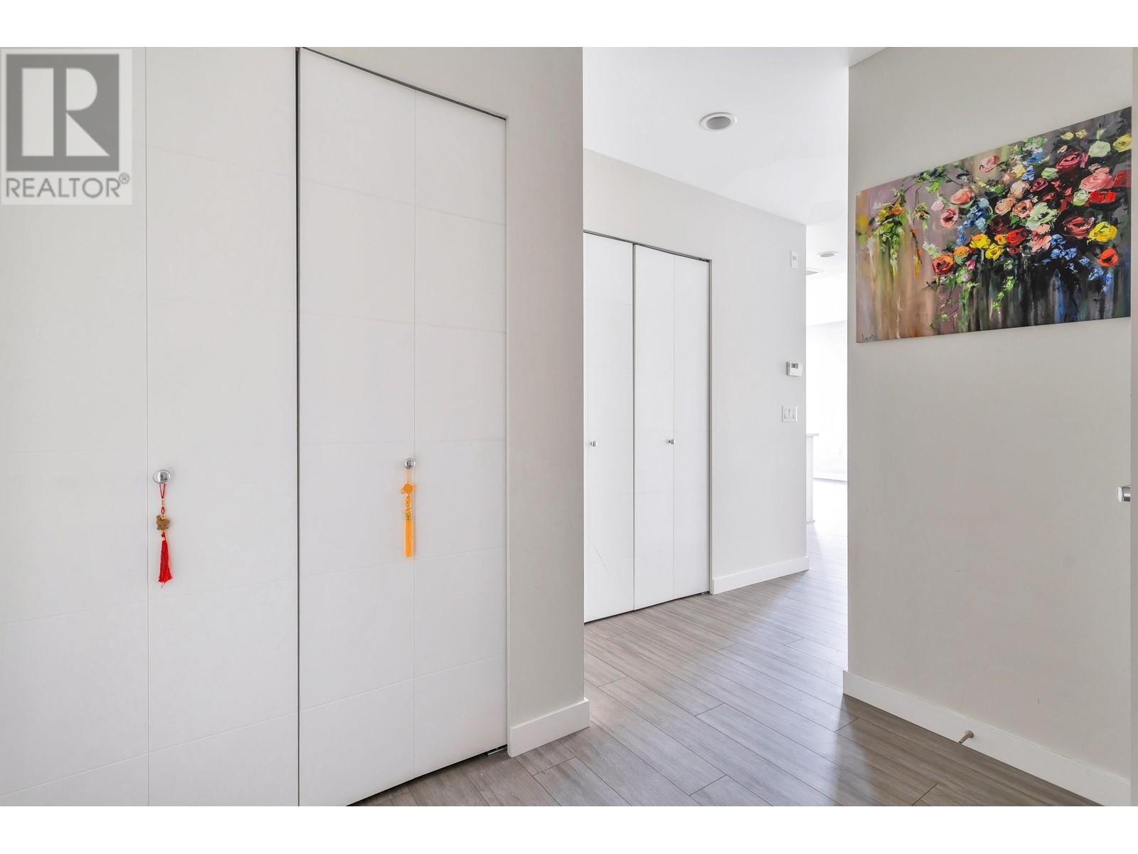 Listing Picture 5 of 40 : 214 9233 ODLIN ROAD, Richmond / 烈治文 - 魯藝地產 Yvonne Lu Group - MLS Medallion Club Member