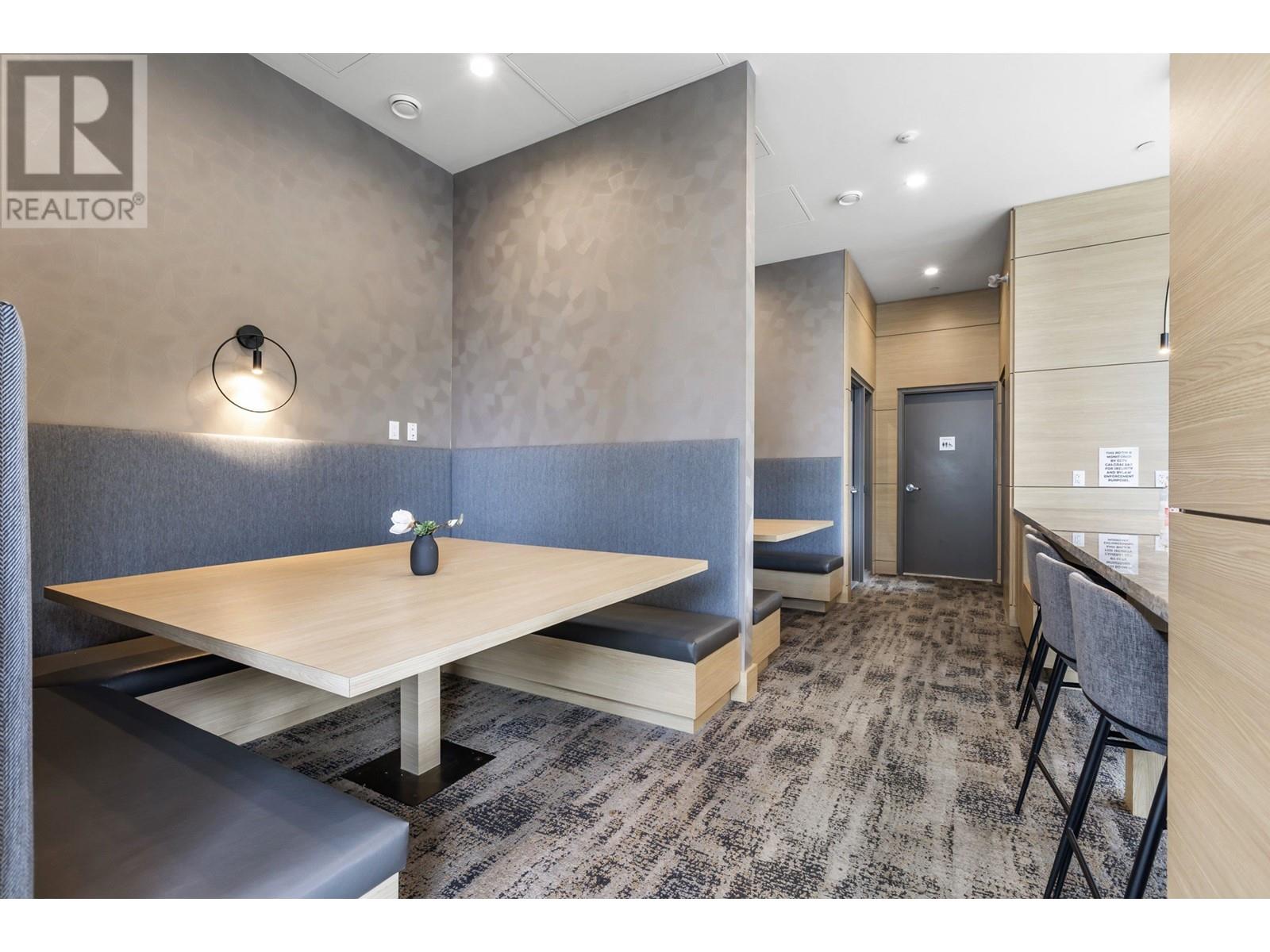 Listing Picture 33 of 40 : 214 9233 ODLIN ROAD, Richmond / 烈治文 - 魯藝地產 Yvonne Lu Group - MLS Medallion Club Member