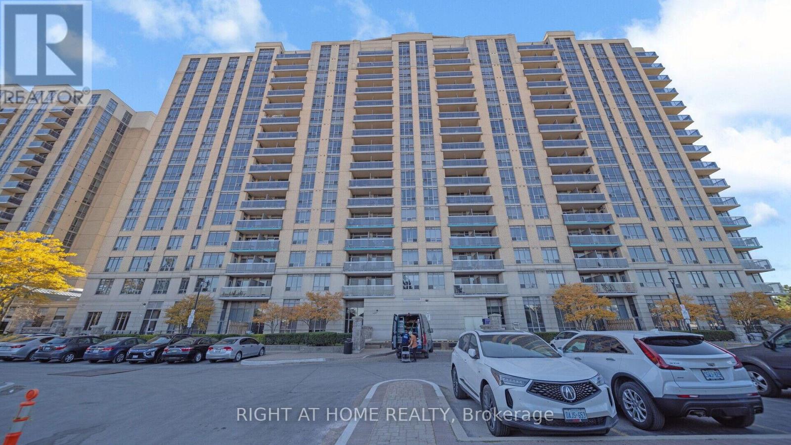 922 - 18 MONDEO DRIVE, Toronto, Ontario