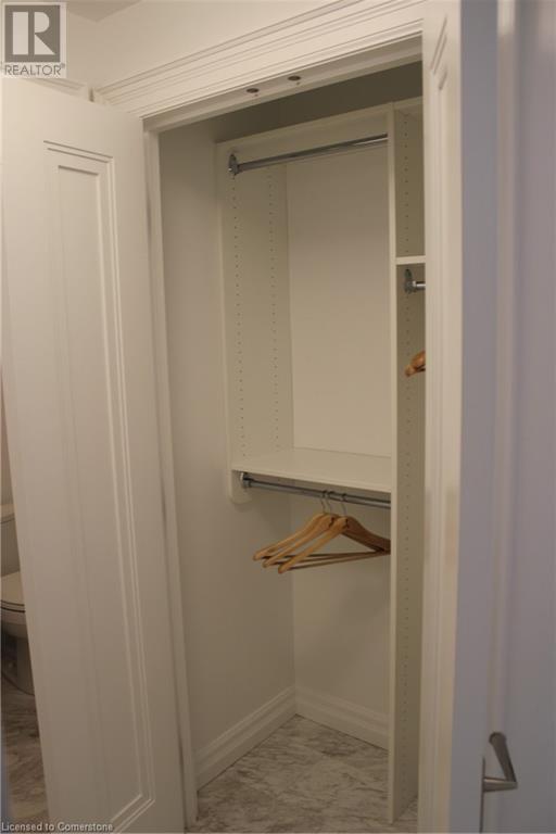 2060 Lakeshore Road Unit# 403, Burlington, Ontario  L7R 0G2 - Photo 22 - 40669499