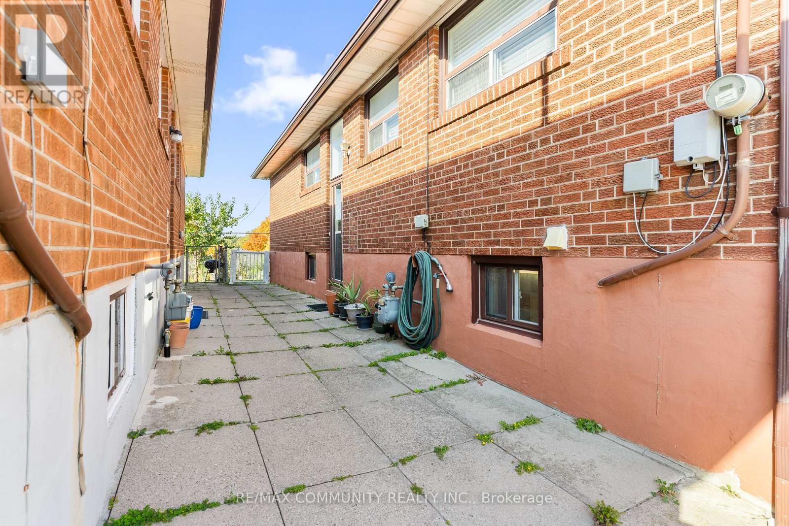 106 Victory Drive, Toronto, Ontario  M3M 2J8 - Photo 20 - W9512211