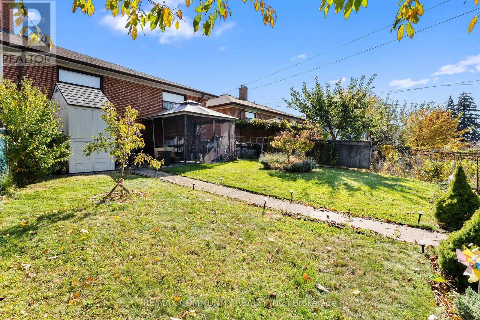 106 Victory Drive, Toronto, Ontario  M3M 2J8 - Photo 23 - W9512211