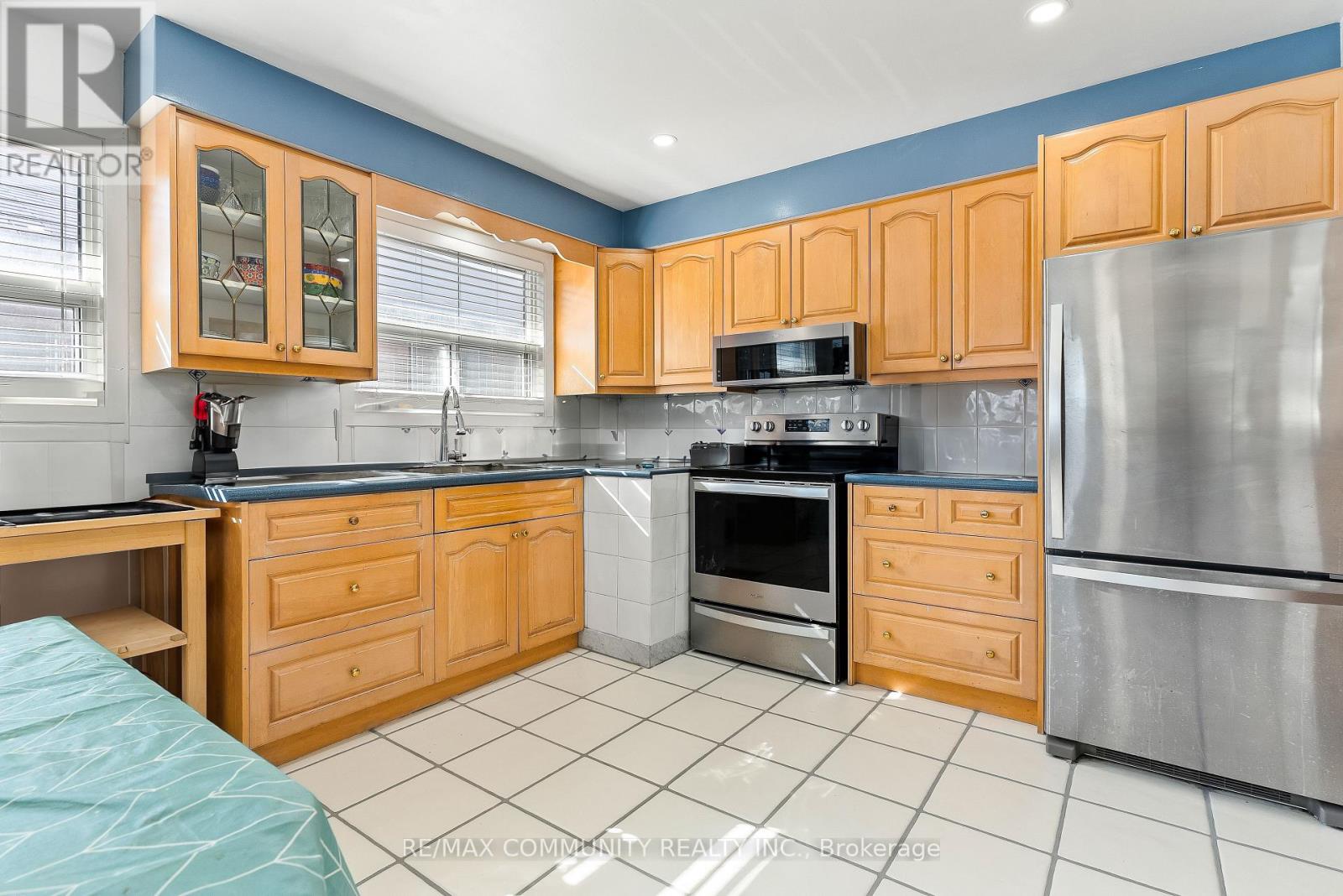106 Victory Drive, Toronto, Ontario  M3M 2J8 - Photo 6 - W9512211