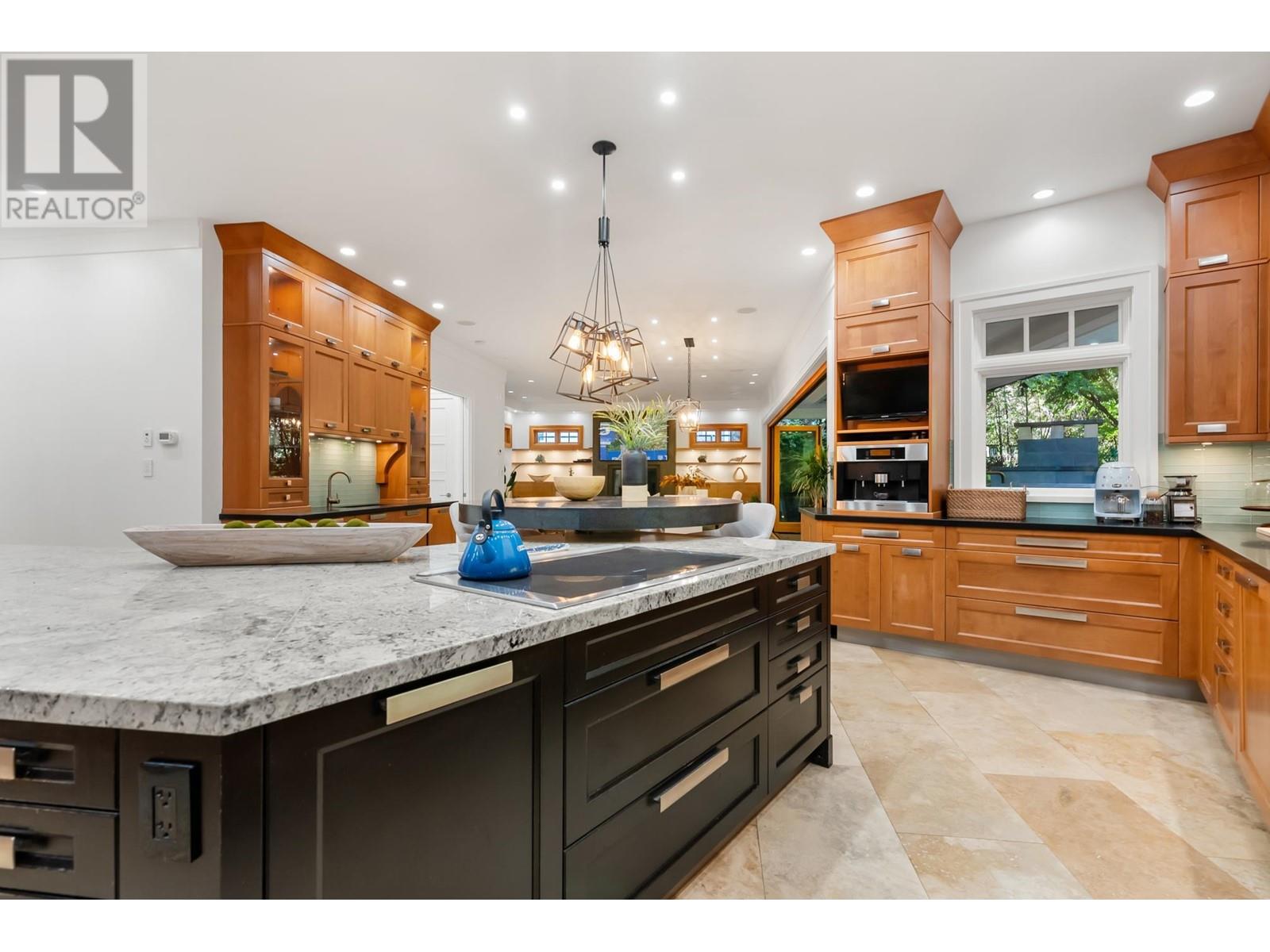 2579 Hyannis Point, North Vancouver, British Columbia  V7H 1R9 - Photo 10 - R2939032