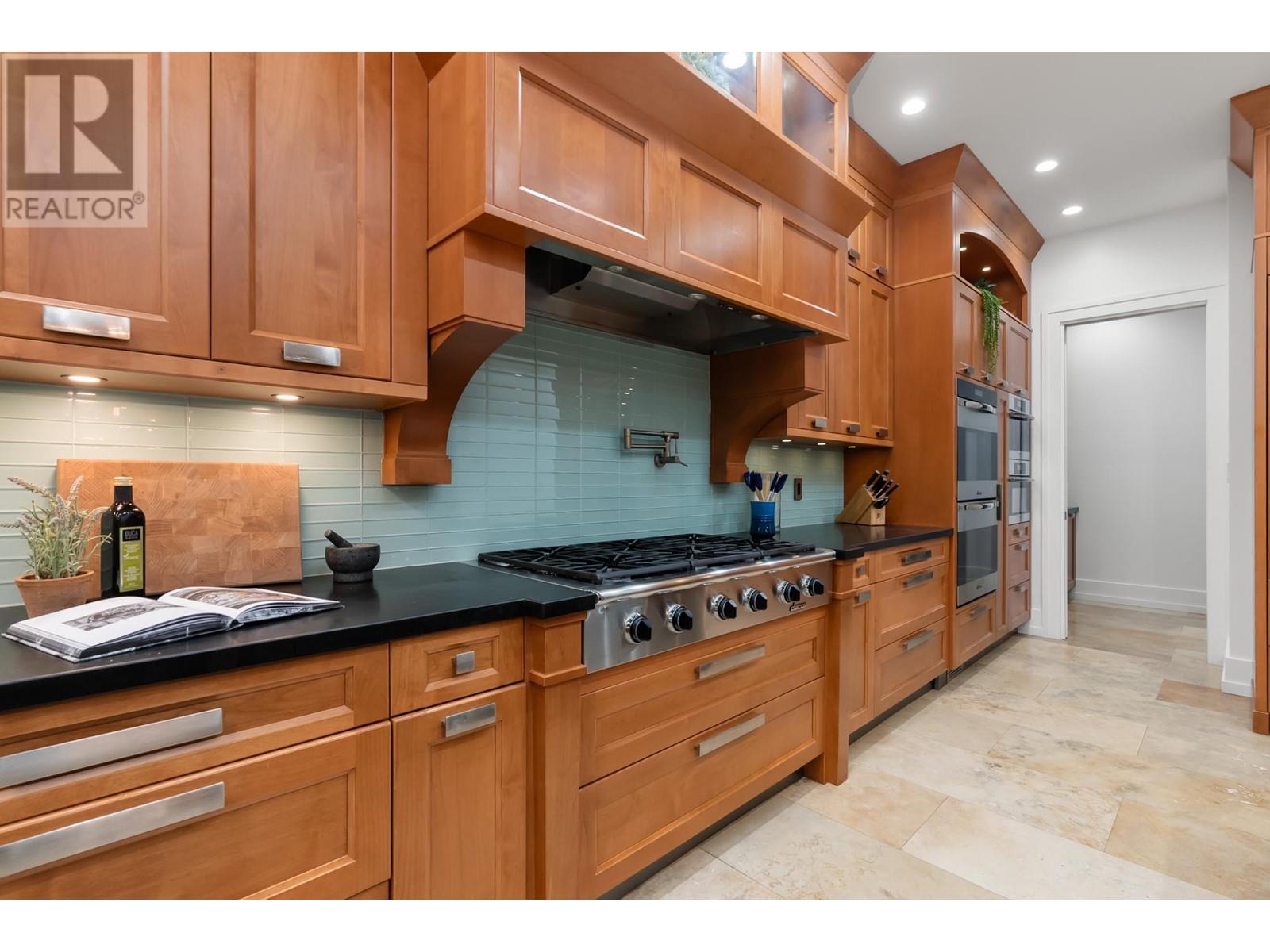 2579 Hyannis Point, North Vancouver, British Columbia  V7H 1R9 - Photo 13 - R2939032